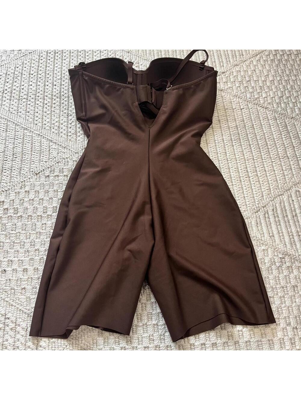 Skims Body Underwire Mid Thigh Bodysuit - Picture 5 of 5